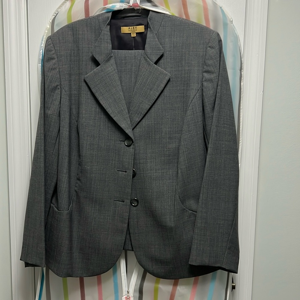 Alex Marie Size 16W gray small plaid pantsuit